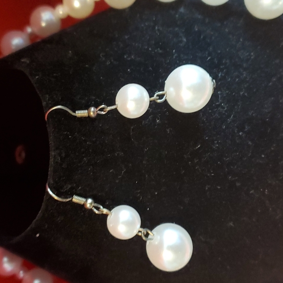 Pearl necklace set NWOT - Picture 2 of 4